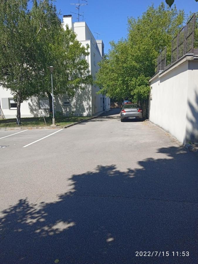 Le Phenix A Internet Haut Debit & Parking Dijon Buitenkant foto