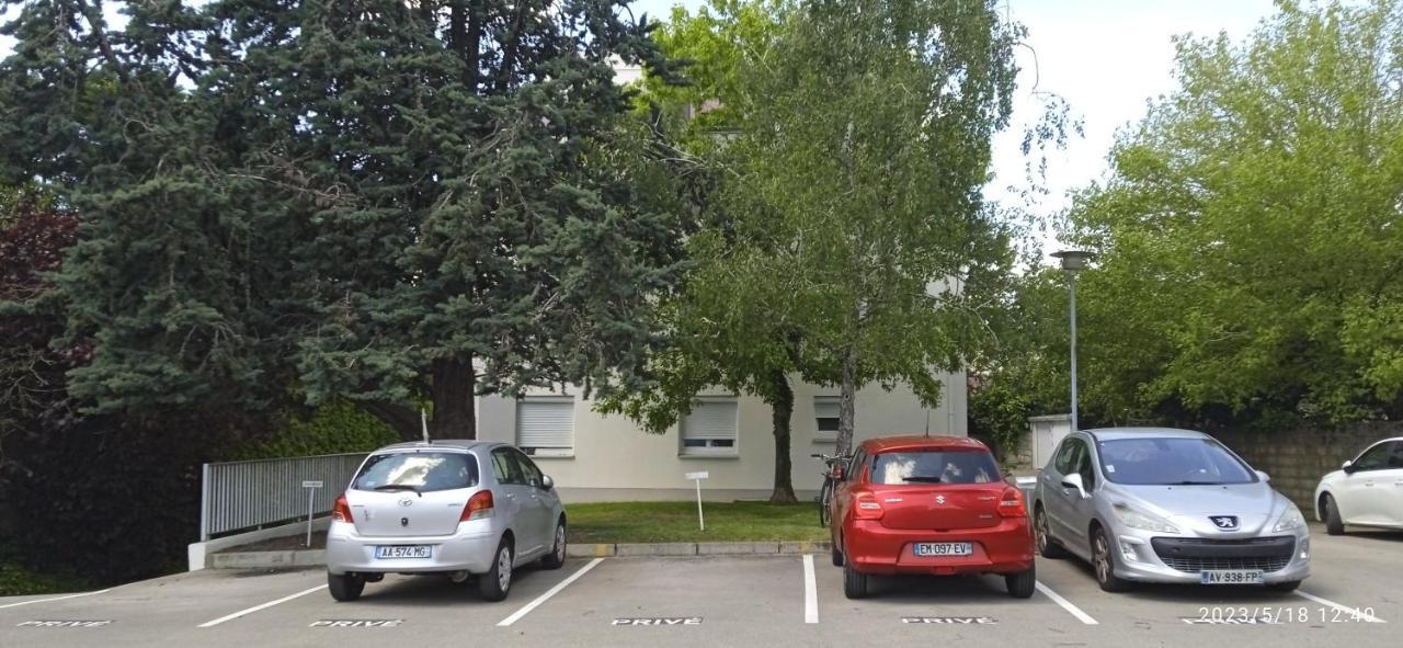 Le Phenix A Internet Haut Debit & Parking Dijon Buitenkant foto