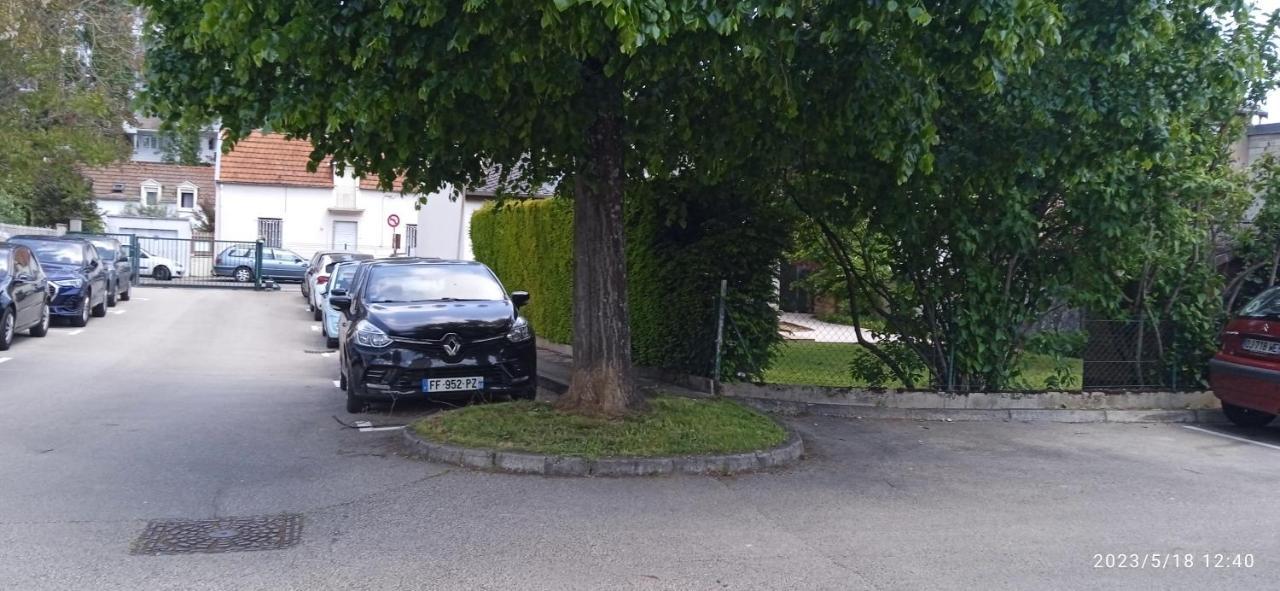 Le Phenix A Internet Haut Debit & Parking Dijon Buitenkant foto